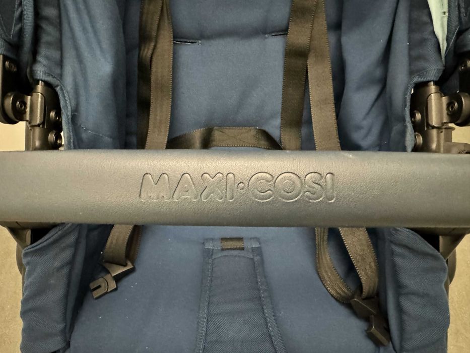 Carrinho de bebé maxi-cosi