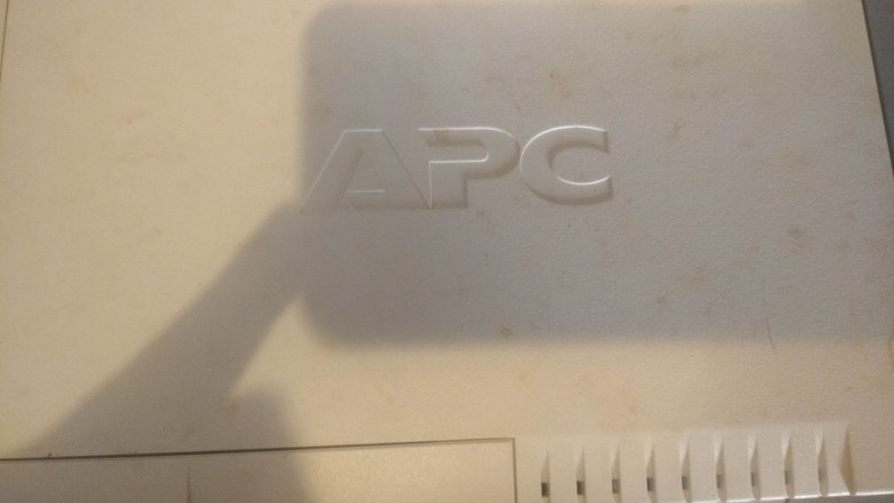 Бесперебойник APC Back-UPS CS 3-2-5