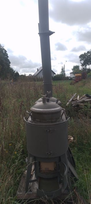 Kuchnia polowa z paleniskiem