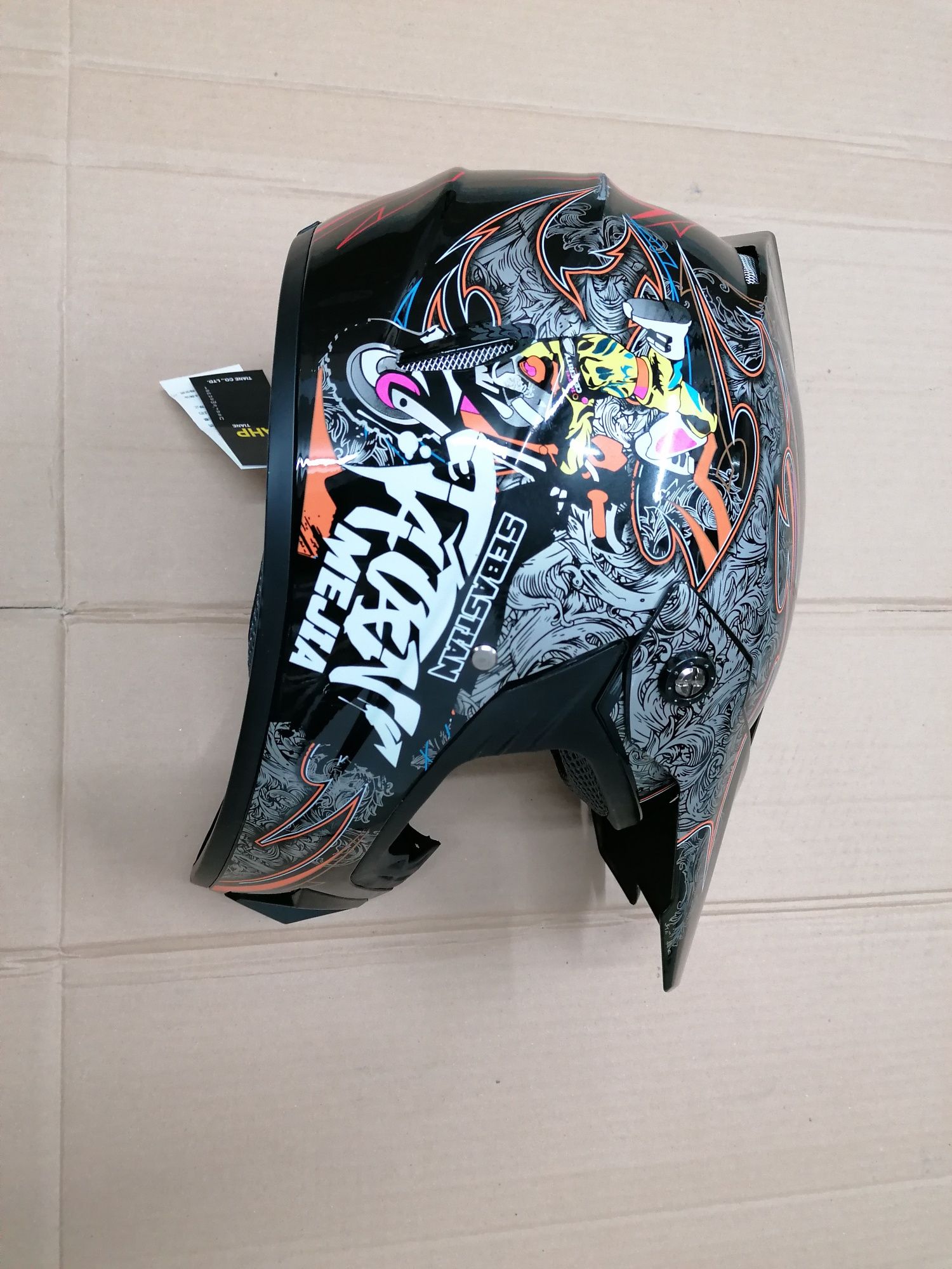 Capacete Novo, Barato.