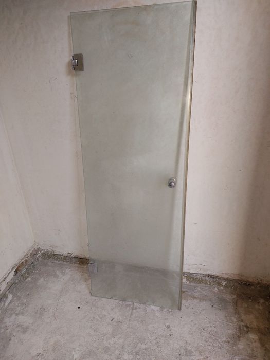 Drzwi szklane do kabiny prysznicowej