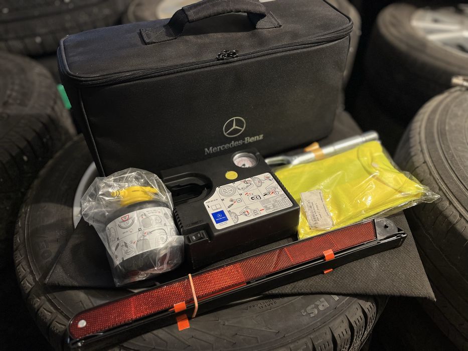 Набір у авто (органайзер, компресор, знак аварійної зупинки, жилет)