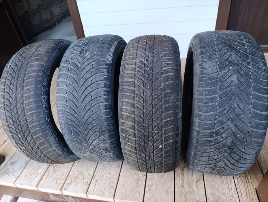 Зимові шини 235/50/18