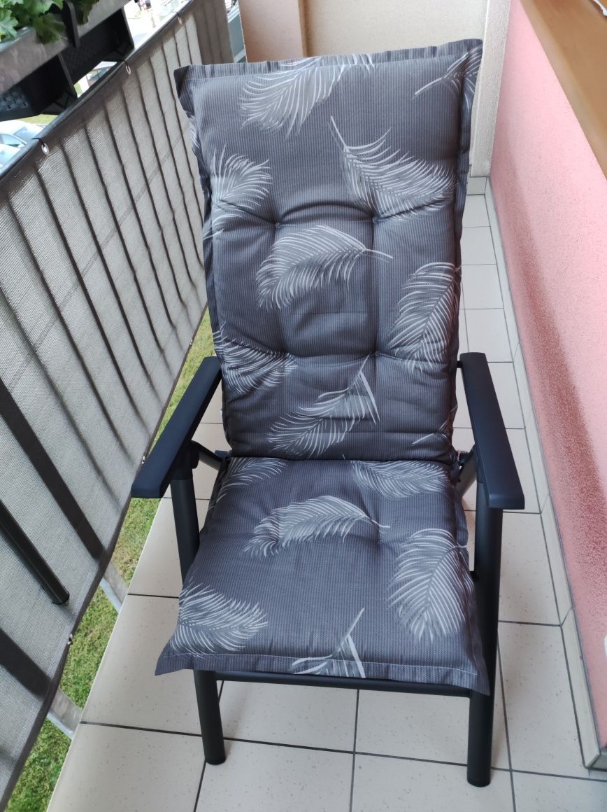 Poduszka na krzesło ogrodowe 117x48x5,5 cm.