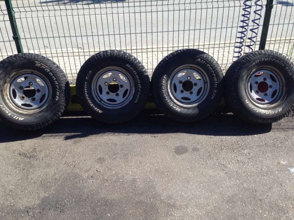 Conjunto 5 jantes e pneus land rover