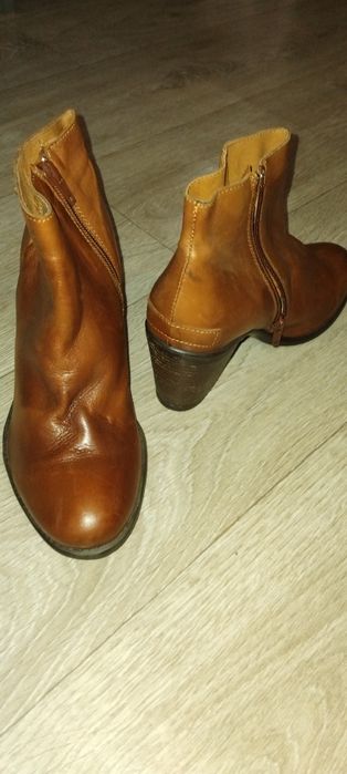 Жіночі напів черевички