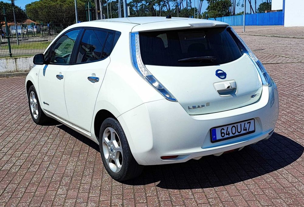 NISSAN LEAF DE 2014 COM BATERIA NOVA DE 64 KW 450 Km Autonomia