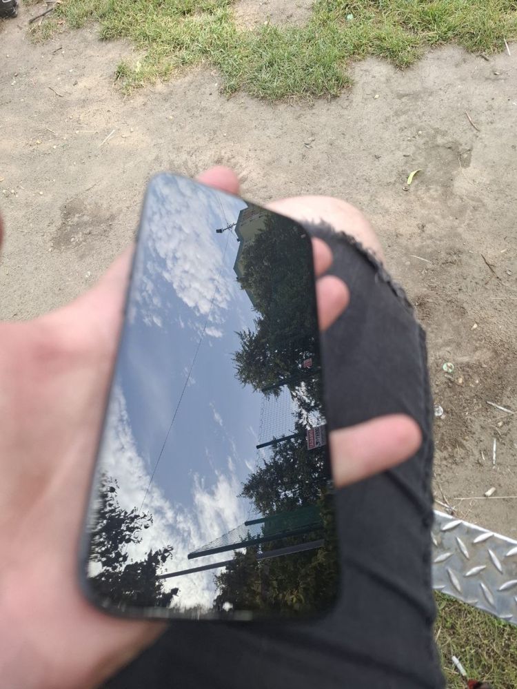 Iphone 16 128GB jak nowy