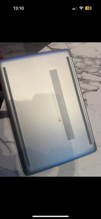 Laptop HP z podświetlaną klawiaturą