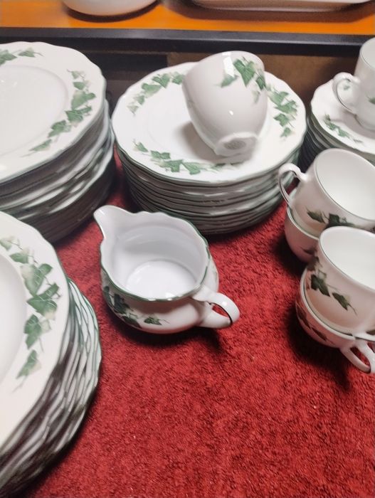 Zestaw obiadowo kawowy porcelana 68 elem.
