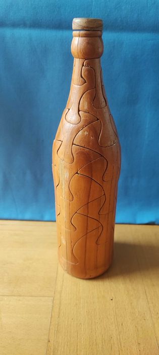 Łamigłówka drewniana typu puzzle w kształcie butelki