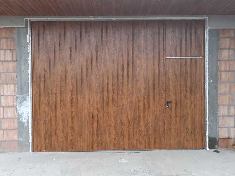 brama garażowa uchylna, dwuskrzydłowa PRODUCENT
