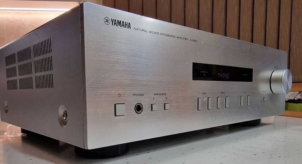 Підсилювач  Yamaha A-S201