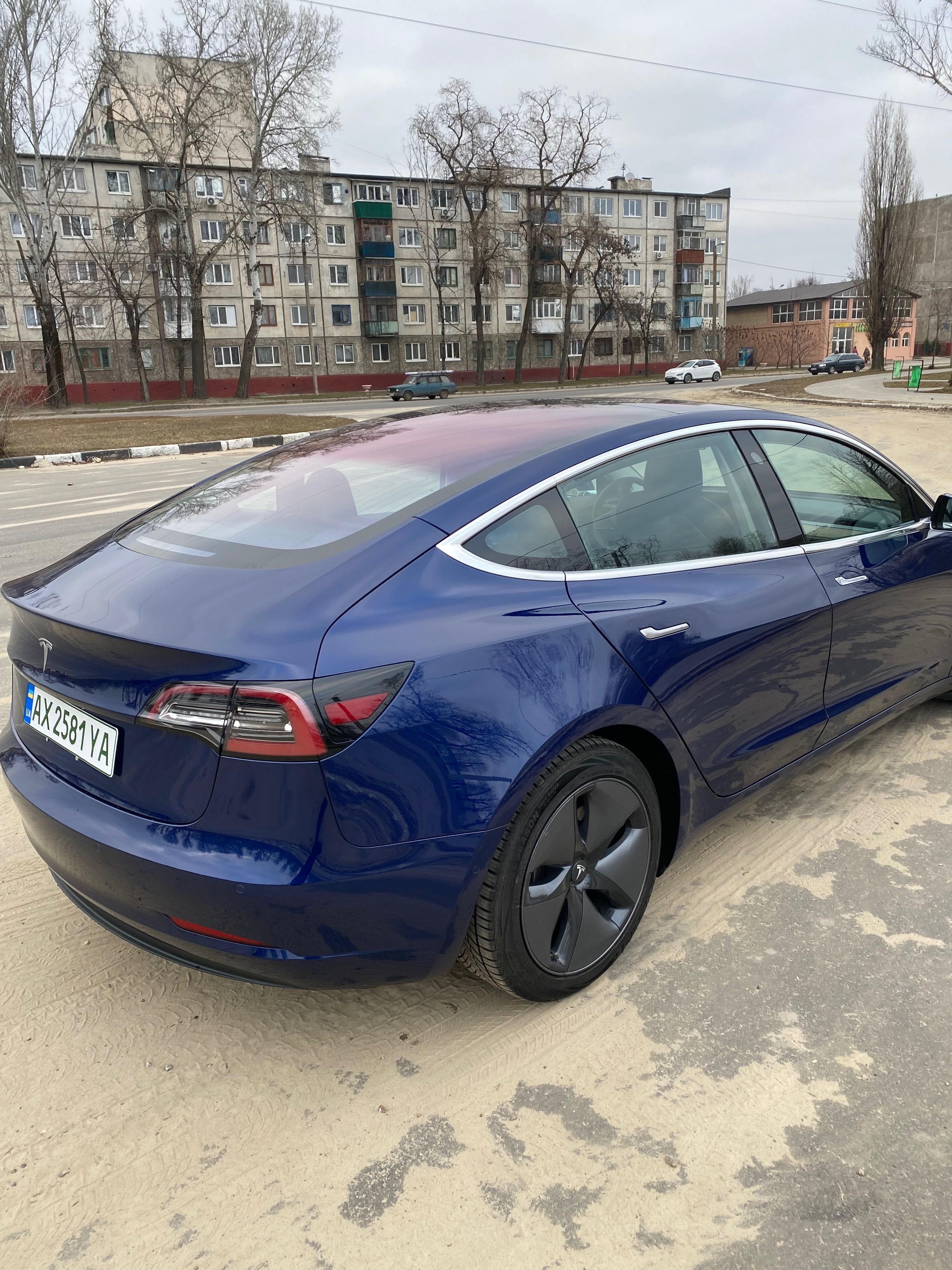 Tesla Model 3 LONG RANGE