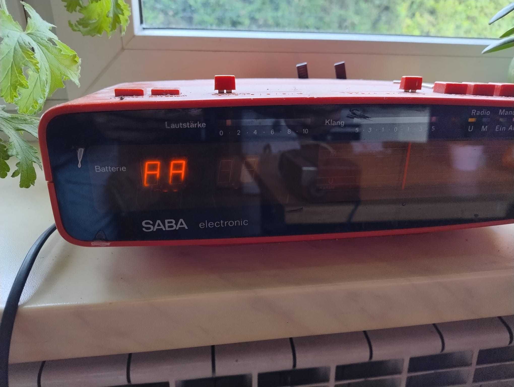 Radio budzik zegar vintage Saba wyświetlacz VFD