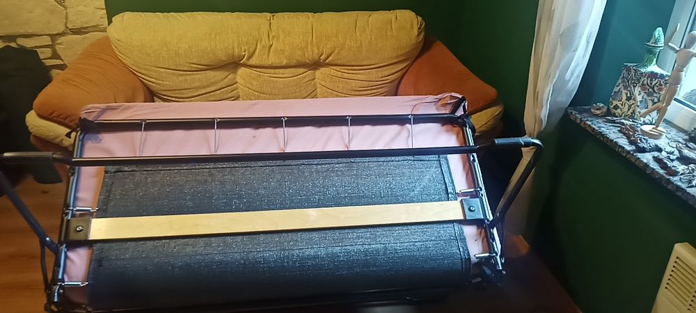 Sofa rozkładana z funkcją spania i dwa fotele