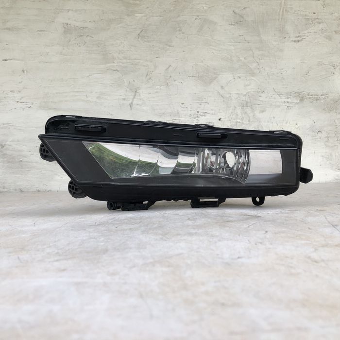 Фара протитуманна ліва  Skoda Octavia A7  5ЕО941699F