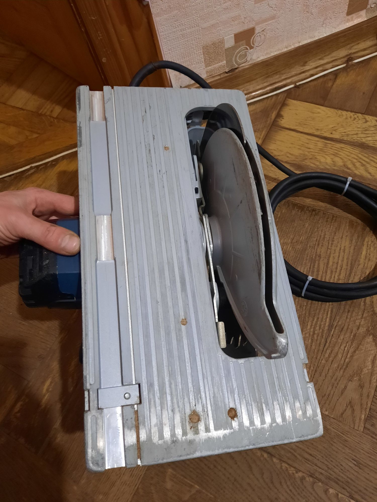 Ручная циркулярна дискова пила Bosch GKS 85 G,2200вт,диск 235мм