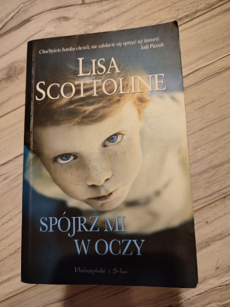 Scottoline Lisa Spójrz mi w oczy