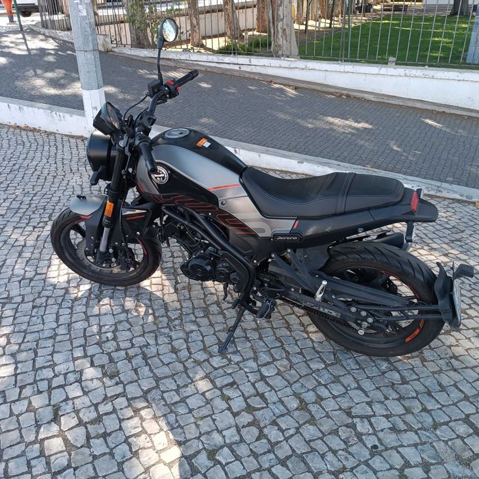Benelli Leoncino 125
