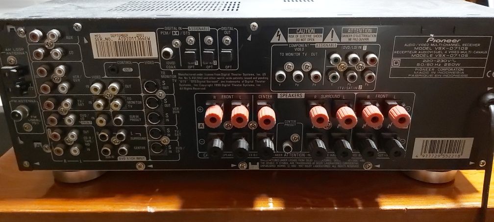 Wzmacniacz Pioneer i 4 kolumny