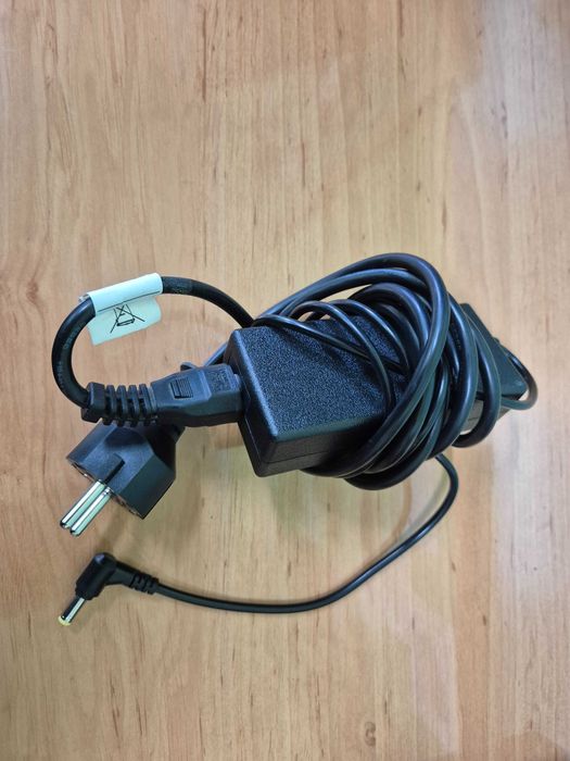 Laptop ACER eMachines E725