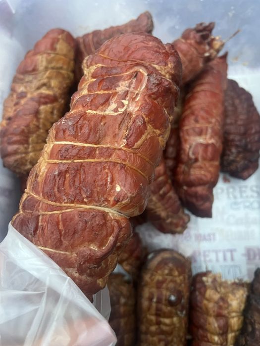 Копчене мʼясо та бекон