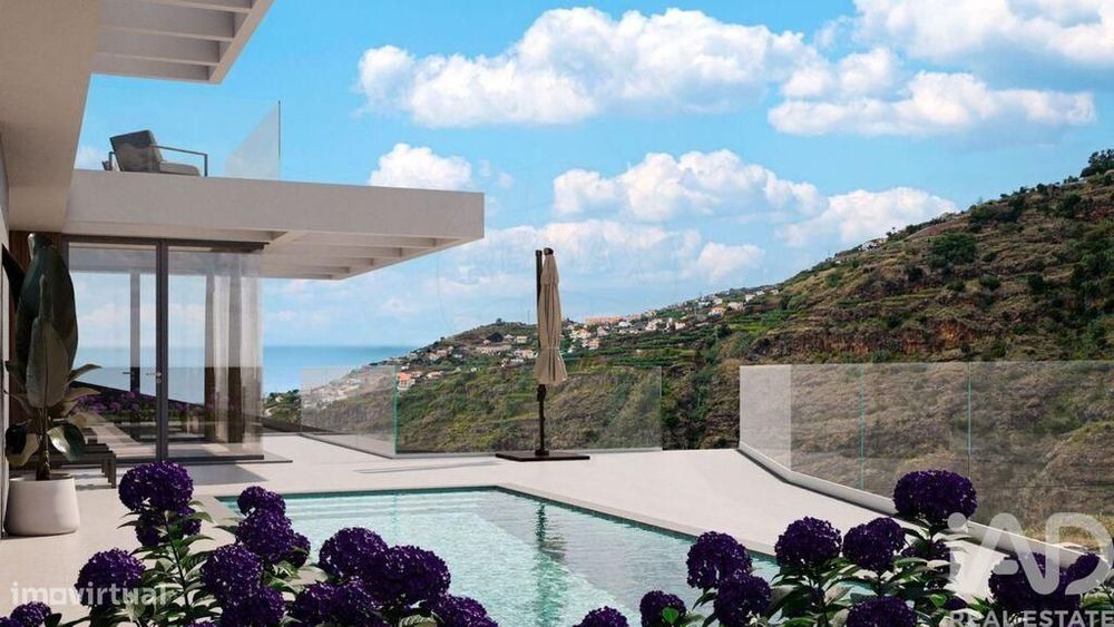 Casa / Villa T4 em Ribeira Brava de 202,00 m2