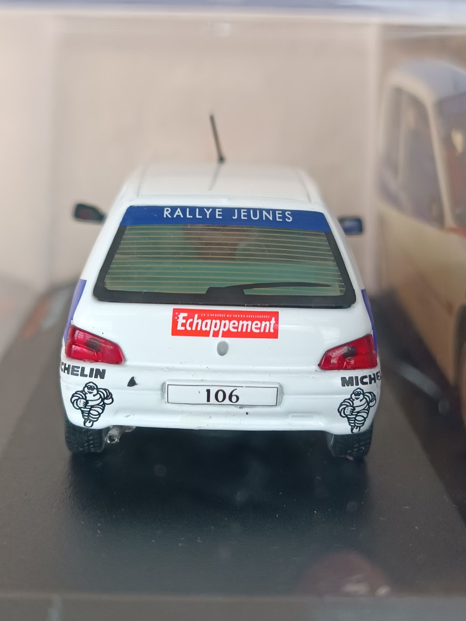 Peugeot 106 1/43