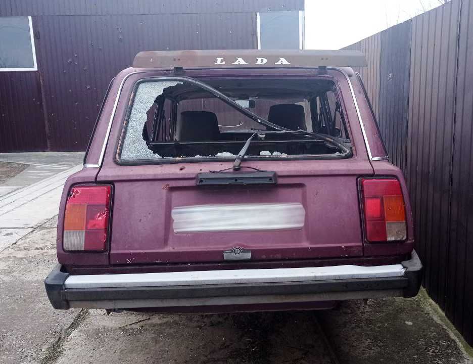 Передний, задний бампер и ляда (крышка багажника) с LADA 2104