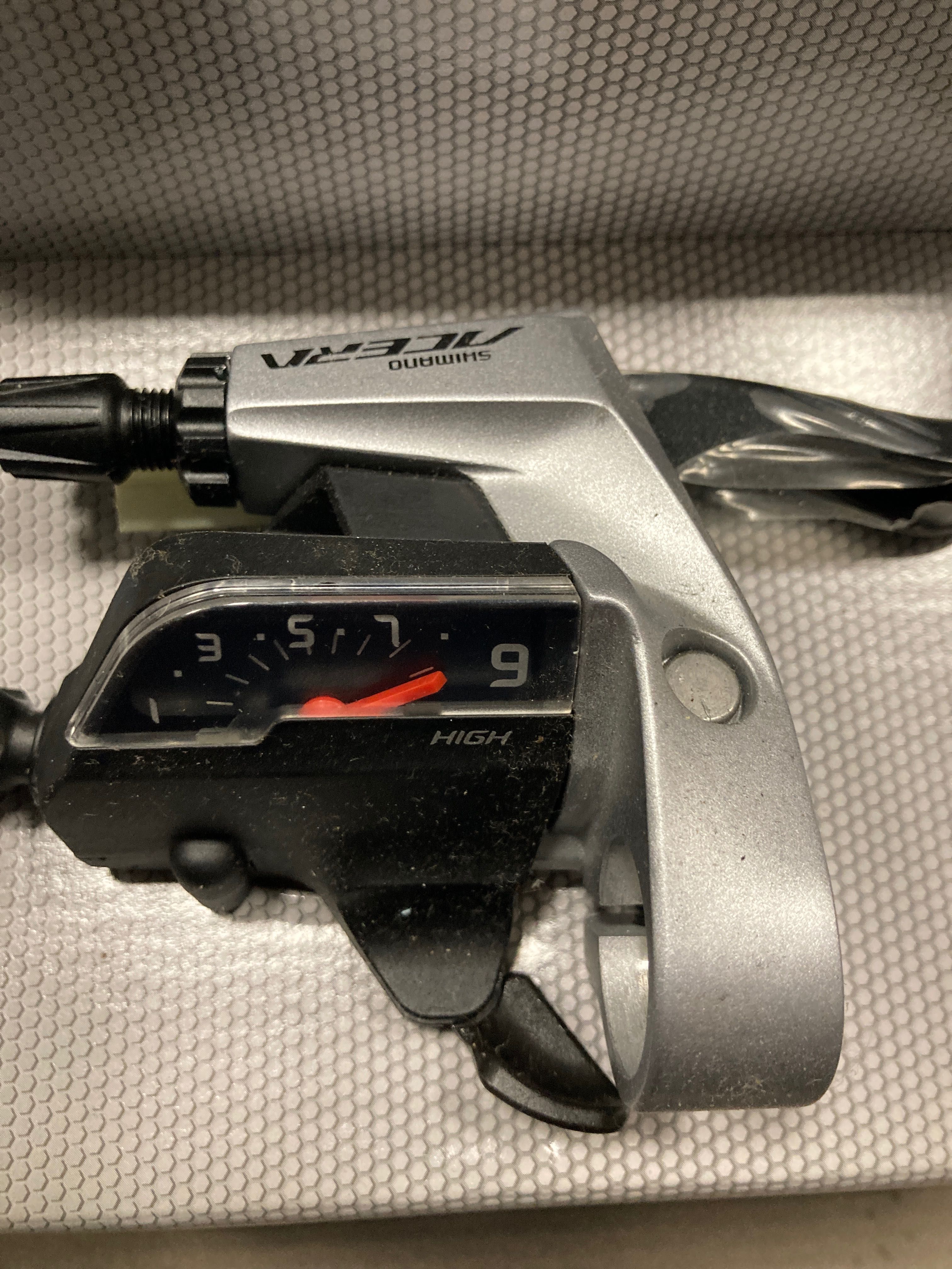 Klamkomanetka Shimano Acera ST-T3000 R 9rz prawa tylna