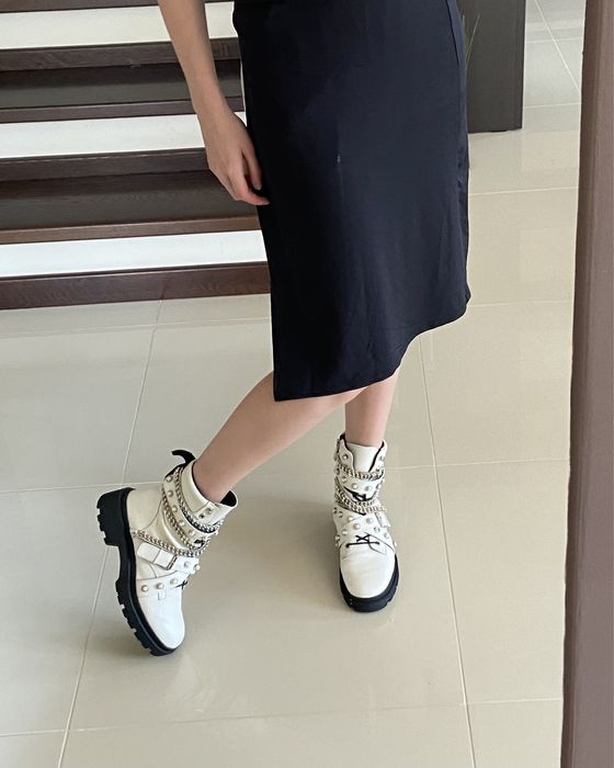 Skórzane botki białe