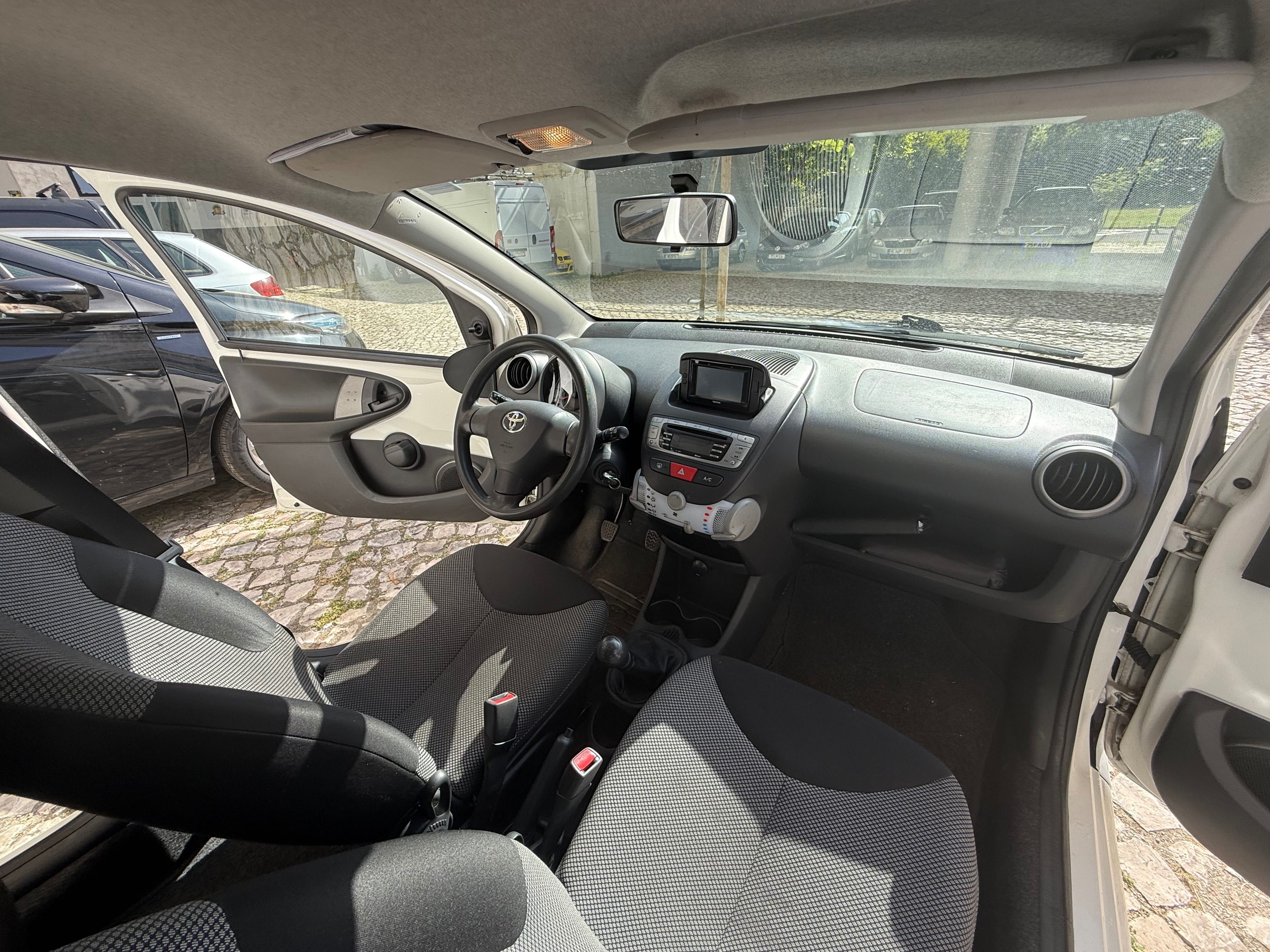Toyota Aygo 2013 cor branca