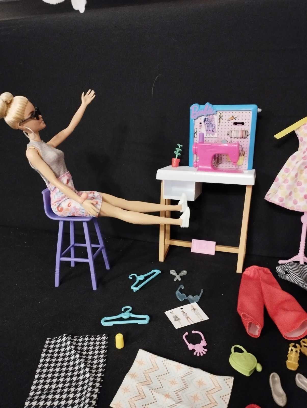 Zestaw lalka Barbie projektantką mody i studia