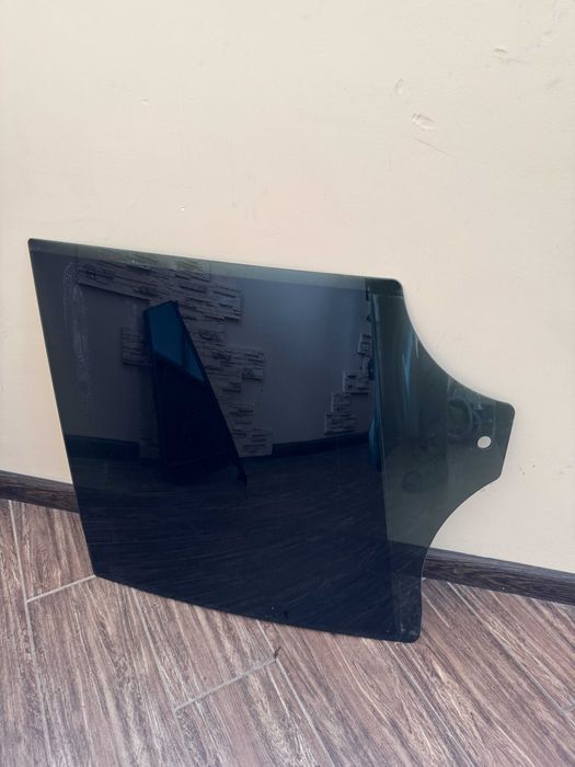Скло бокове заднє ліве BMW X3 G01 2017-2021
