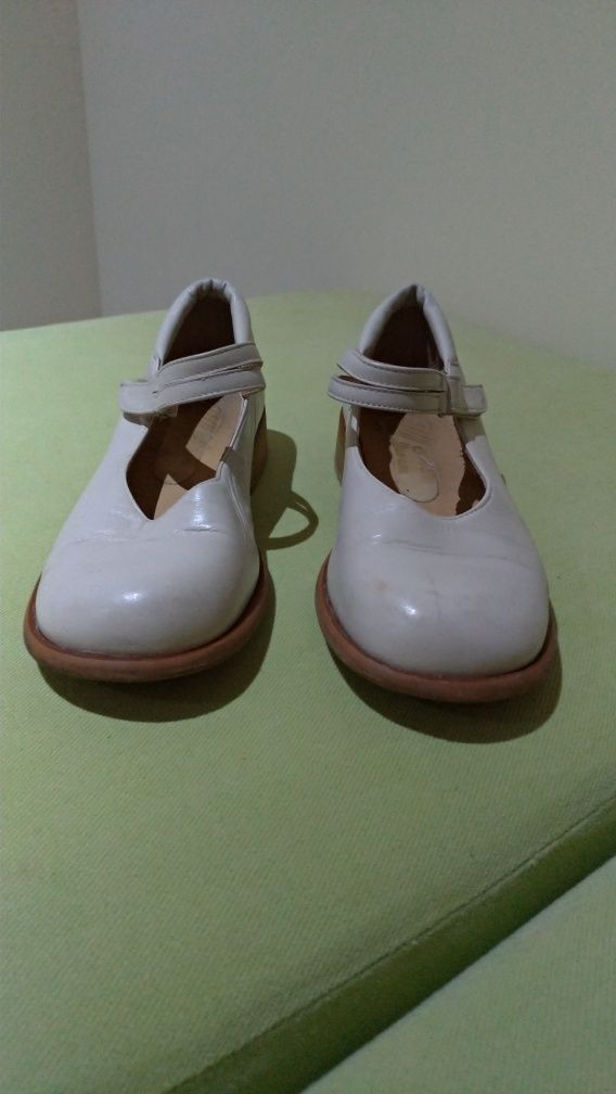 Sapatos de menina.