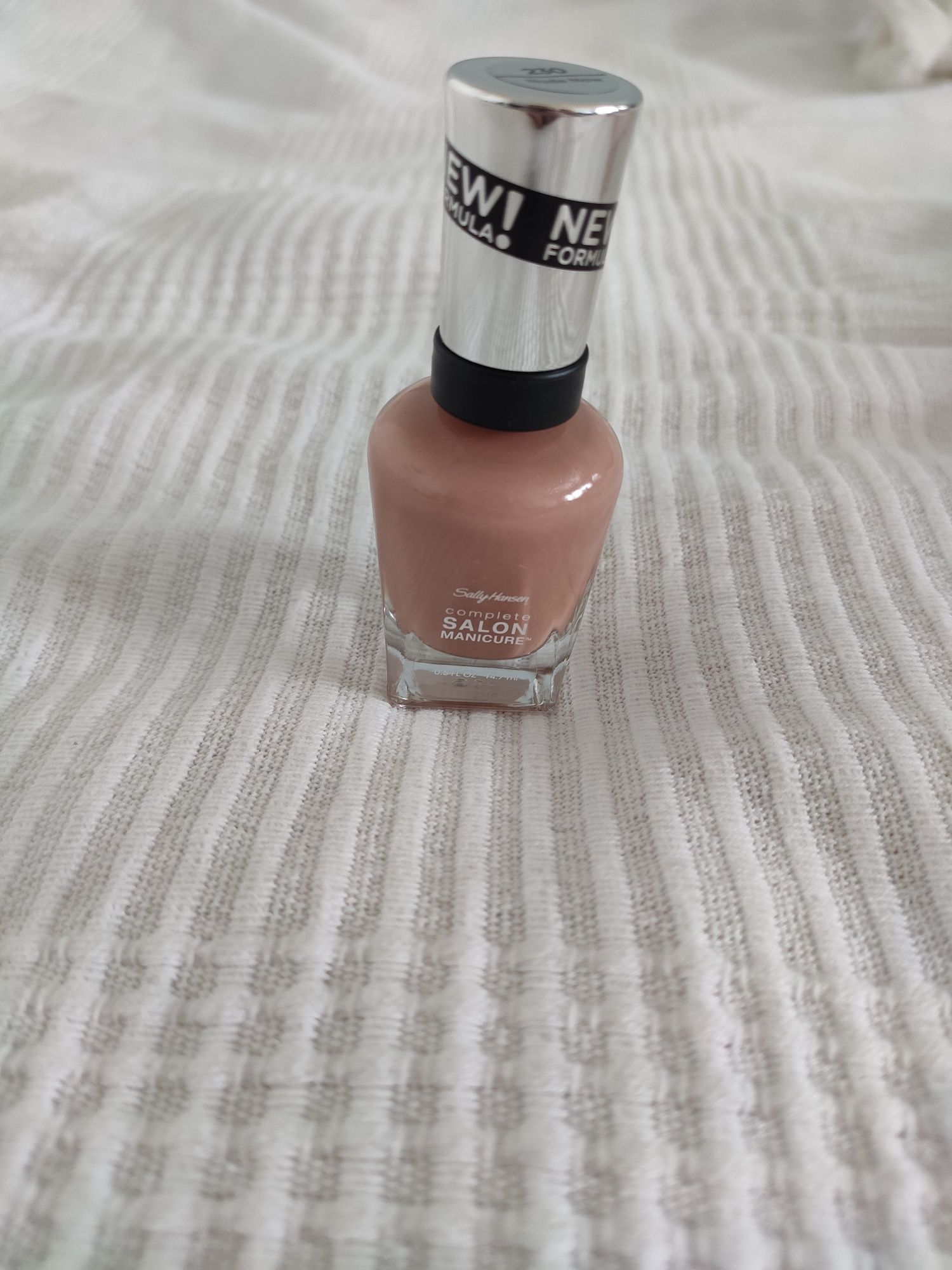 Lakier do paznokci Sally Hansen, jasny brąz, beż