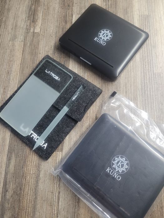 Кейс та скло для кларнетових та саксофонових тростин