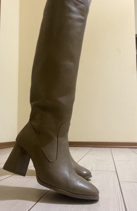 Чоботи жіночі