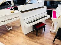 Pianino Petrof  ,  białe od Piano Design