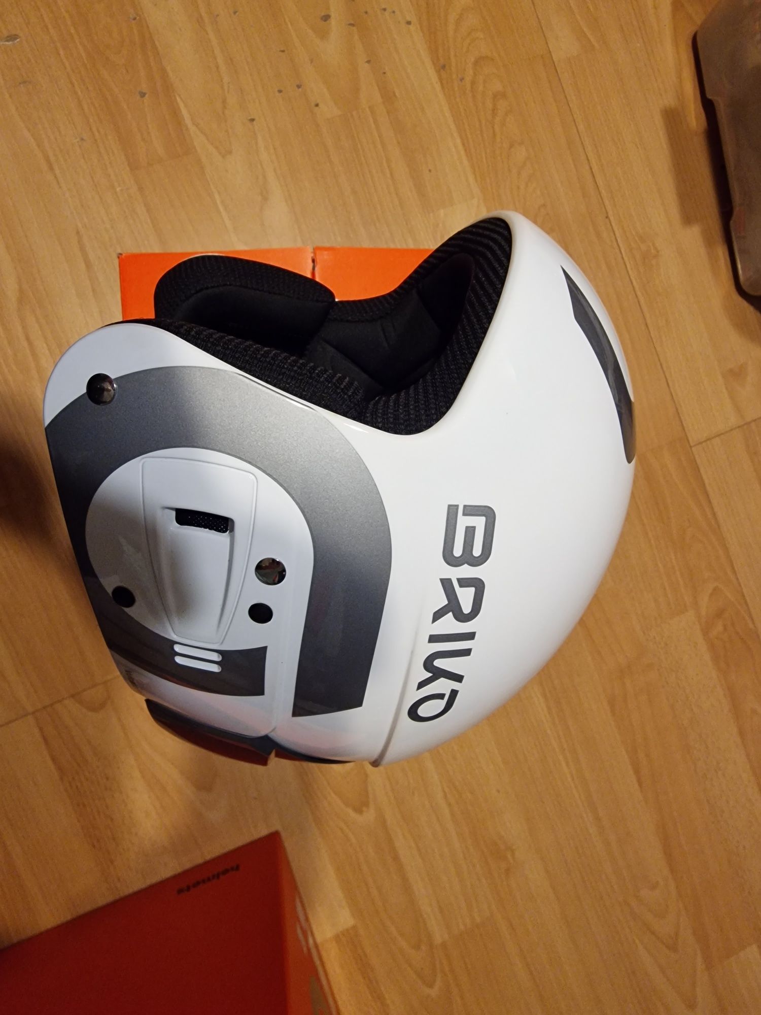 Nowy kask briko vulcano fis narty