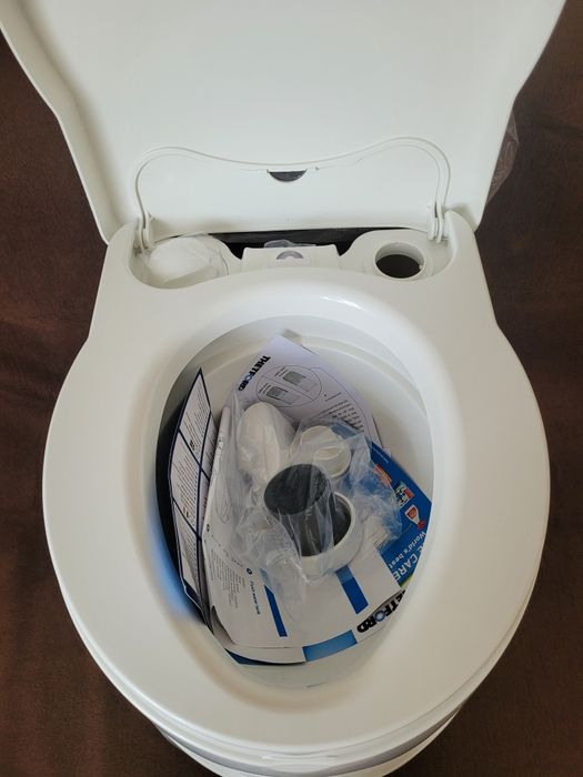 Noww toaleta przenośna na działkę, wyjazd plus orginalne  środki chemi