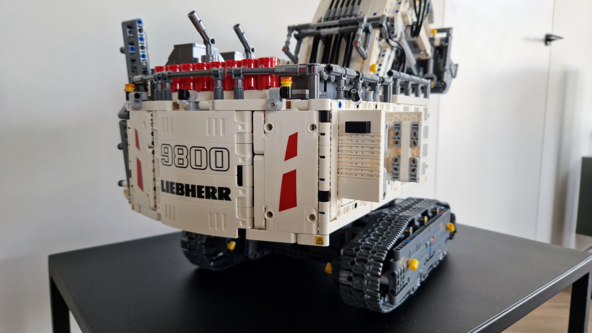 LEGO Technic Koparka LIEBHERR R 9800