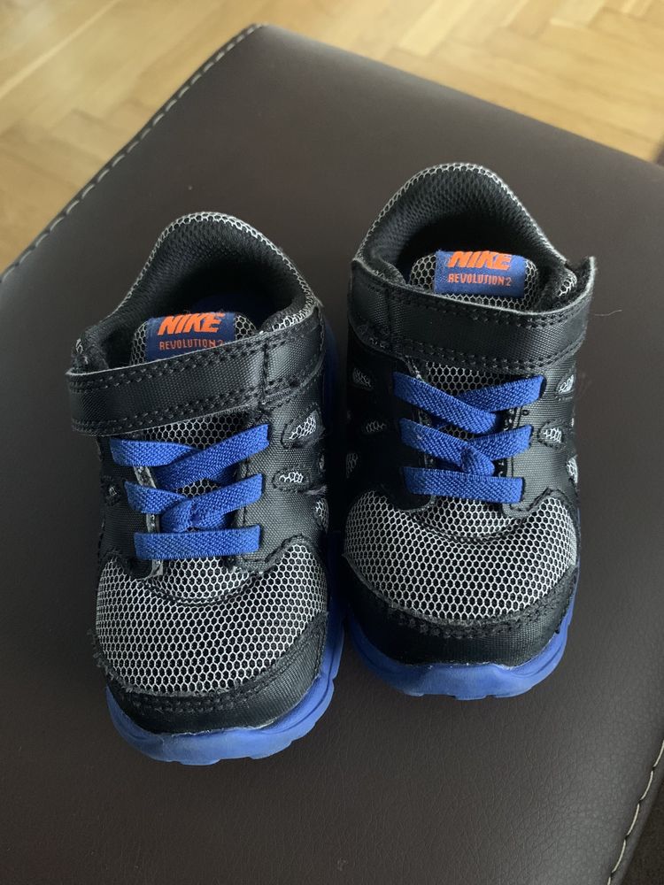 Buty Nike Revolution2, r.22