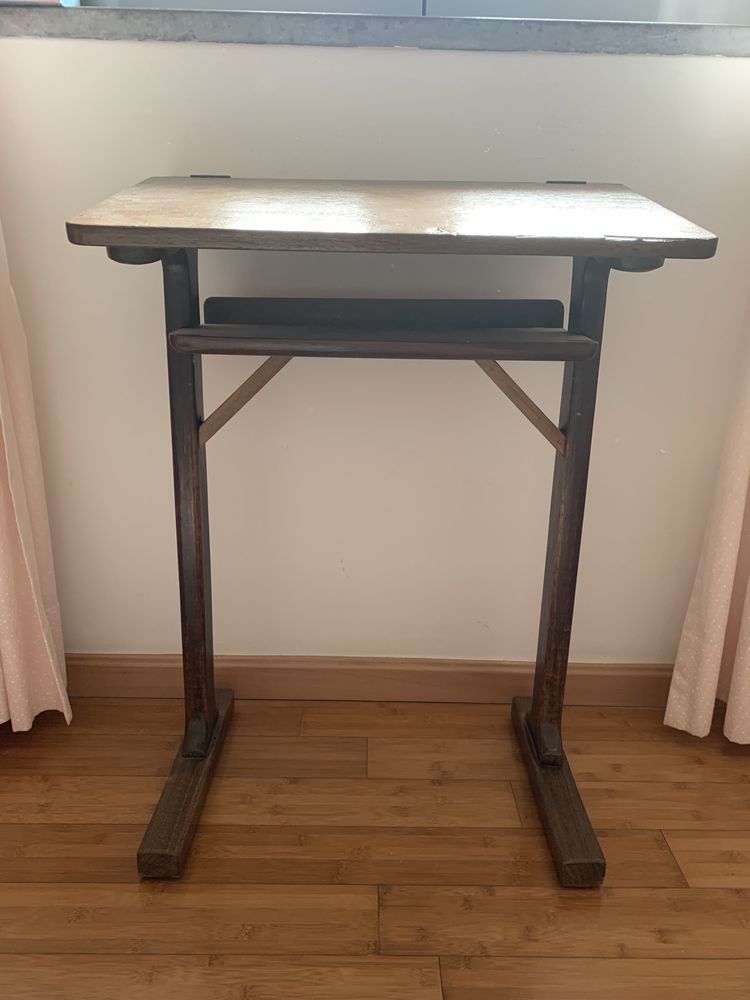 Secretaria/ carteira antiga de escola