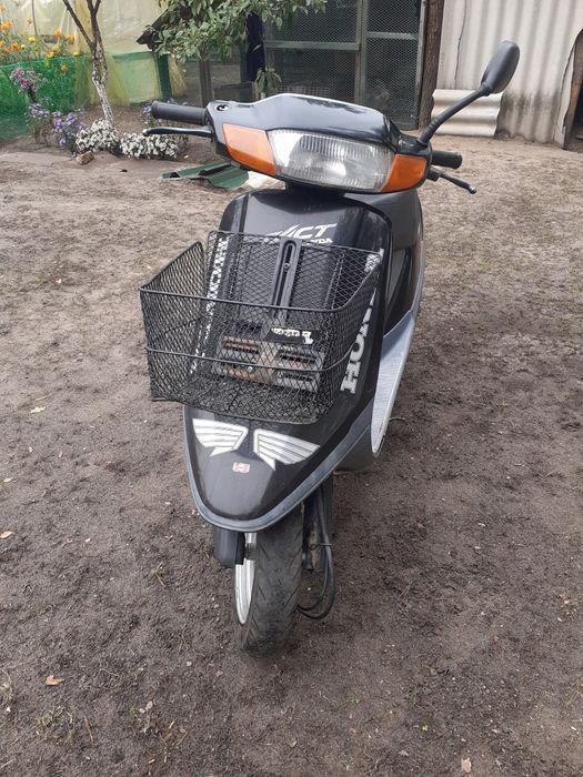 Продам скутер Хонда такт.
