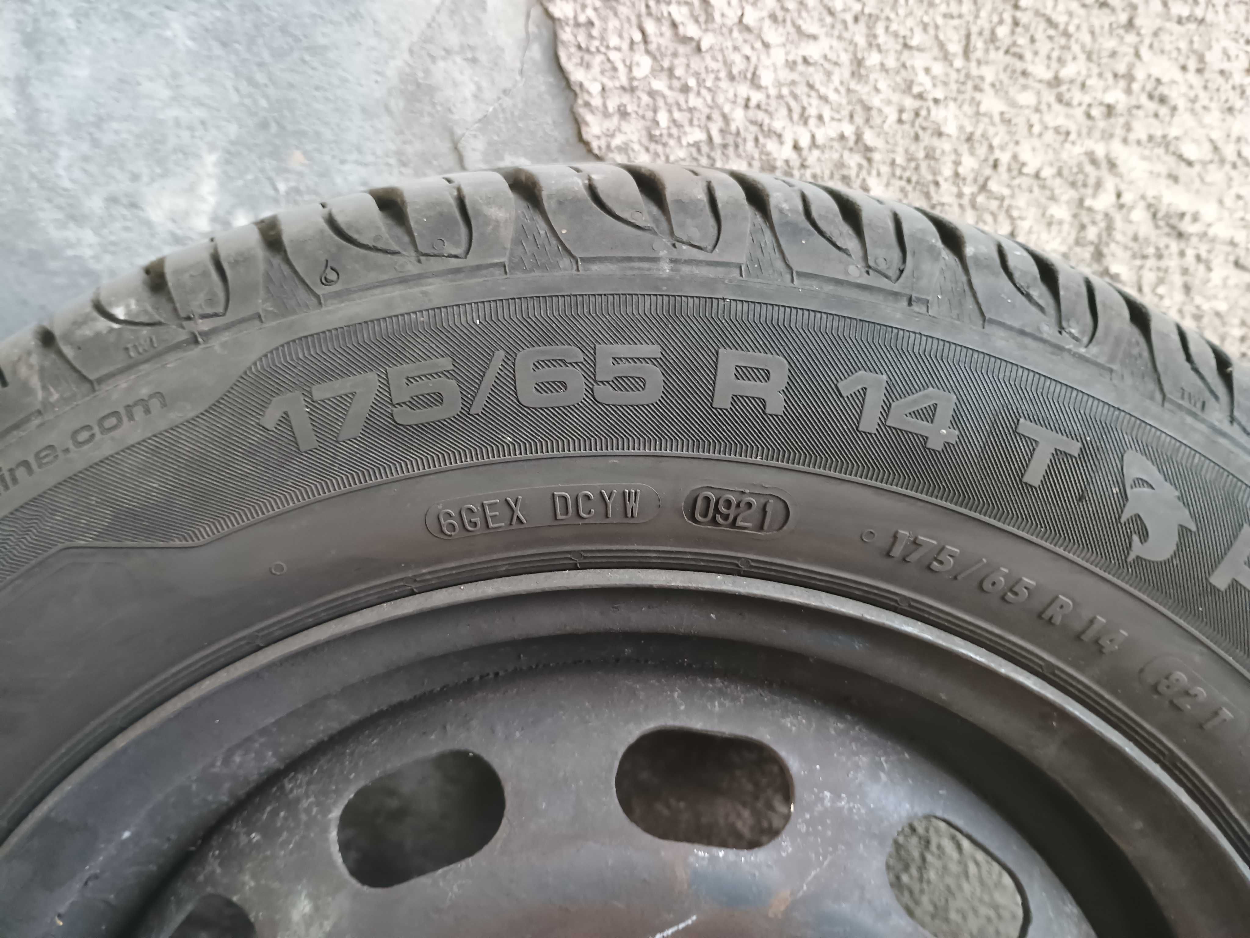 Komplet kół opony Uniroyal Rain Expert 3  175/65 R14 Fiesta 2004