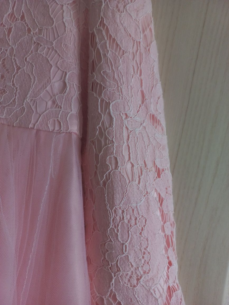Святкова рожева сукня