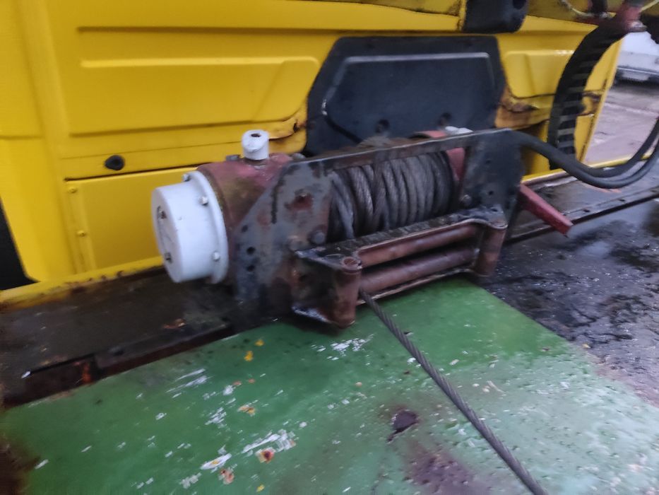 Płyta hydrauliczna najazd laweta 5,8m z wciągarka i motylem