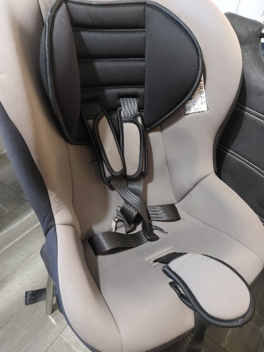 Fotelik samochodowy beemoo 0-18kg. Tyłem do kierunku jazdy.